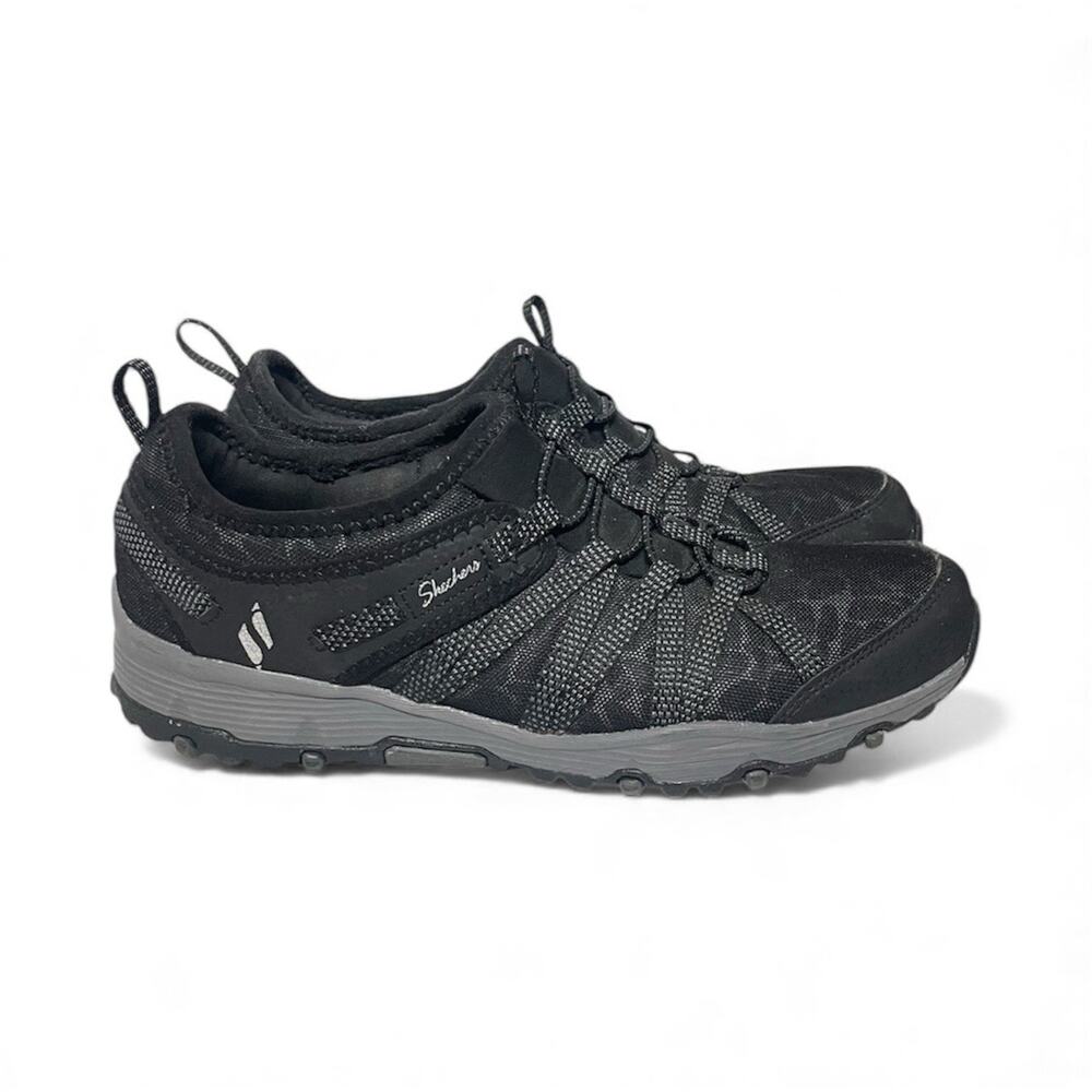 Skechers Slip On Sneakers everyday walking Slip resistance Sz 8 Black